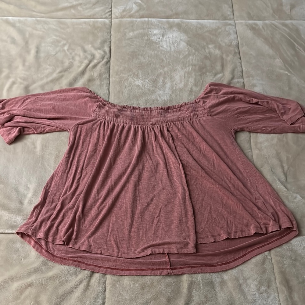 American Eagle Women's Off-Shoulder Top in Dusty Pink - Small